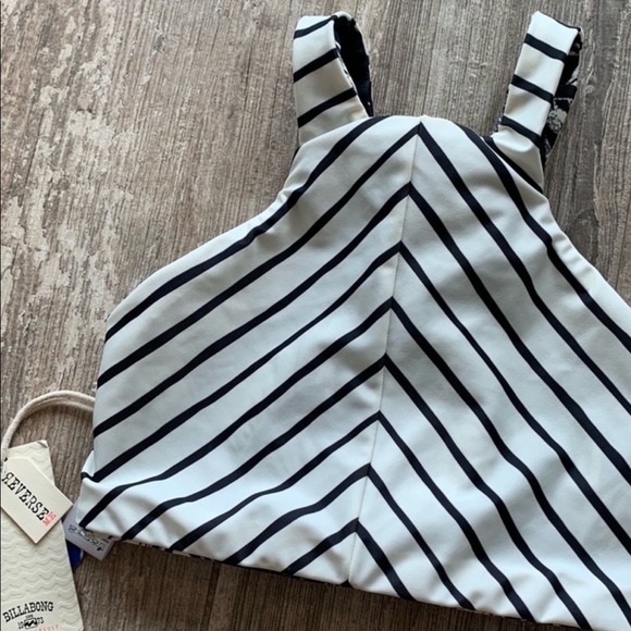 🔥🔥BILLABONG - ISLAND HI NECK BIKINI TOP🔥🔥 - Picture 2 of 8